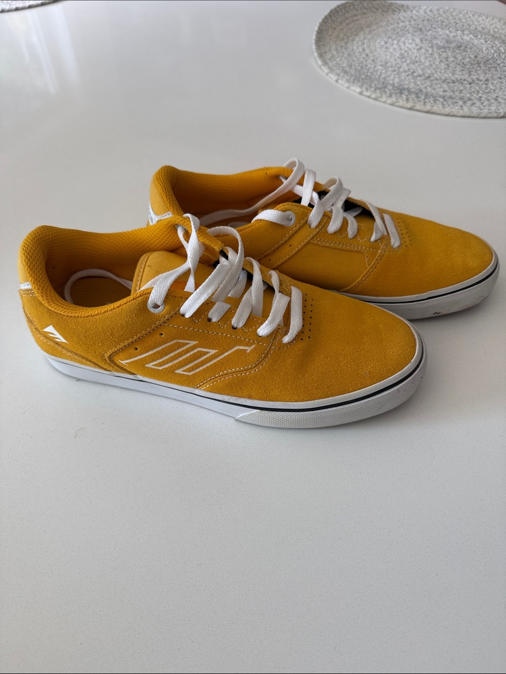 Emerica Low Vulc Mens 6.5 Yellow Low-Top Sneakers with White Accents
